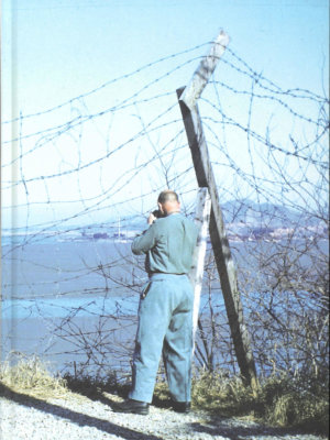 State Fiction : The Gaze of the Swiss Neutral Mission in the Korean Demilitarized Zone - Denise Bertschi - Front Cover - Editions Centre de la photographie Genève